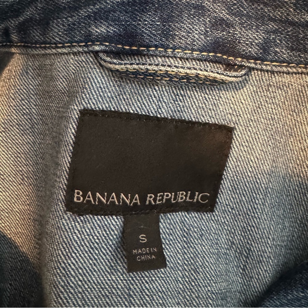 Banana Republic Classic Denim Jacket | Excellent Used Condition - Picture 2 of 10